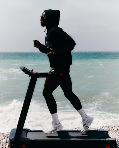 DISTANCE - © Chapters